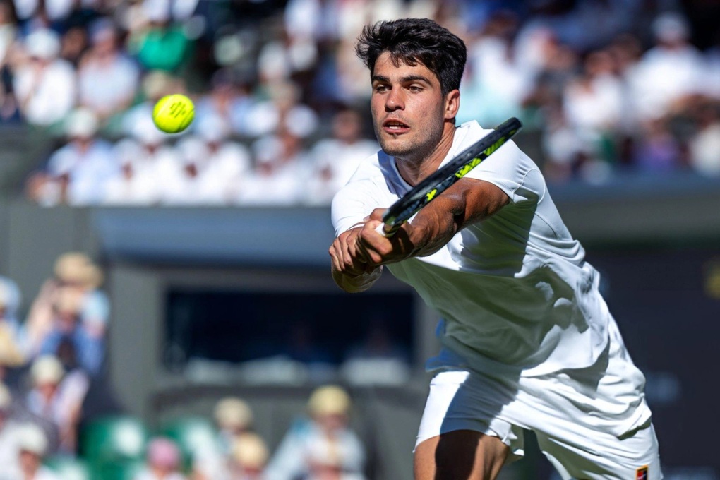 Alcaraz thắng nhọc nhằn, Medvedev và Rune sớm chia tay Wimbledon - 1 Alcaraz thắng nhọc nhằn, Medvedev và Rune sớm chia tay Wimbledon - 1
