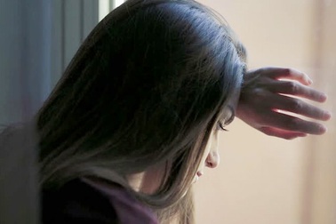 Bạn trai nói yêu tôi say đắm nhưng lại lảng tránh chuyện “ra mắt“