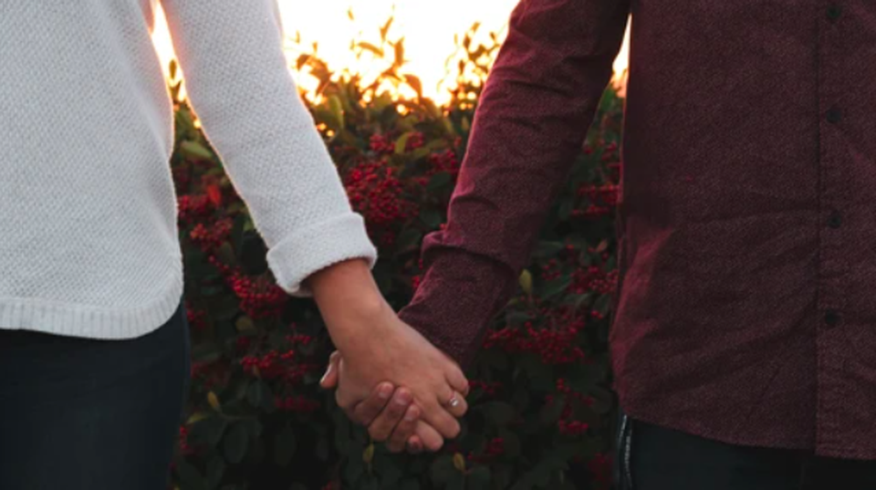 Bàn tay của bạn gái robot: Phát minh để an ủi những người cô đơn - 1