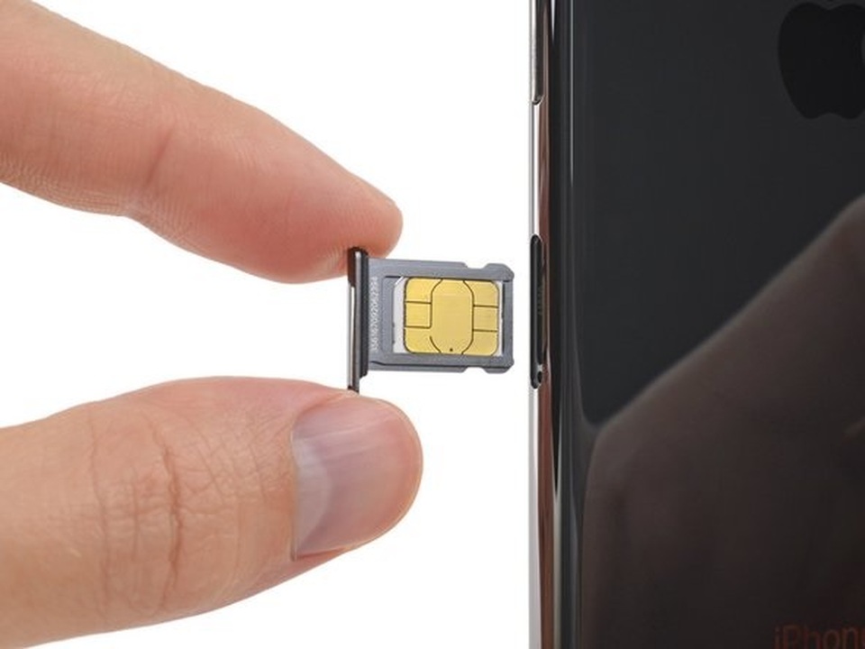 Người dùng iPhone tại Việt Nam đổ xô đi đổi SIM vì lỗi nóng máy trên iOS 14 - 2 Người dùng iPhone tại Việt Nam đổ xô đi đổi SIM vì lỗi nóng máy trên iOS 14 - 2