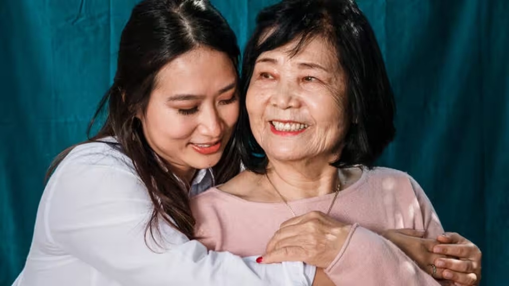 Độc lạ giới trẻ Trung Quốc: Bỏ việc, về quê trò chuyện với bố mẹ để có tiền - 1 Độc lạ giới trẻ Trung Quốc: Bỏ việc, về quê trò chuyện với bố mẹ để có tiền - 1