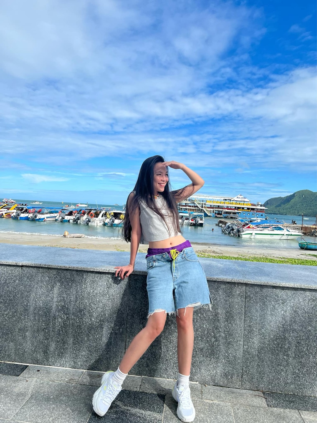 Hiền Thục chuộng khoe eo, diện đồ như gái đôi mươi ở tuổi 41 - 8 Hiền Thục chuộng khoe eo, diện đồ như gái đôi mươi ở tuổi 41 - 8
