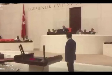 Tòa nhà quốc hội Thổ Nhĩ Kỳ liên tục bị đánh bom