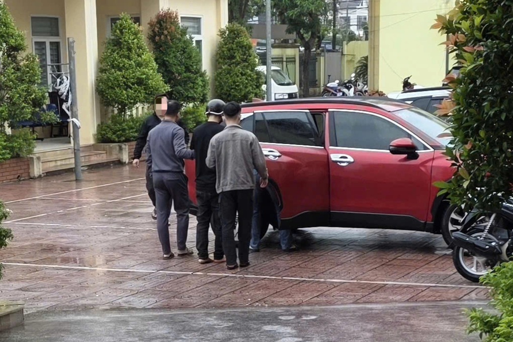 Nữ điều dưỡng liều mình bảo vệ bệnh nhân, trúng 11 nhát dao - 3 Nữ điều dưỡng liều mình bảo vệ bệnh nhân, trúng 11 nhát dao - 3