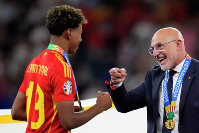 Euro 2024: Màn lột xác ấn tượng và lời kêu cứu của ngôi sao