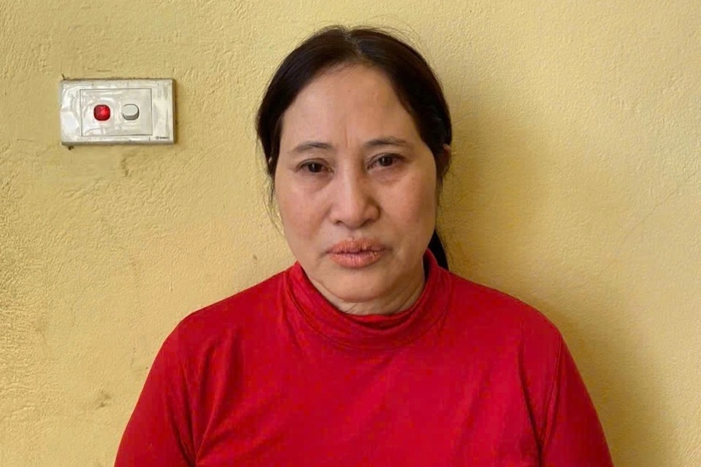 Tạm giữ nữ chủ nhà nghì vì chứa chấp mại dâm - 1 Tạm giữ nữ chủ nhà nghì vì chứa chấp mại dâm - 1
