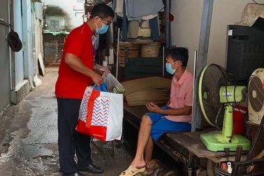 Người khó khăn do Covid-19 ở TPHCM sẽ được nhận thêm một triệu đồng