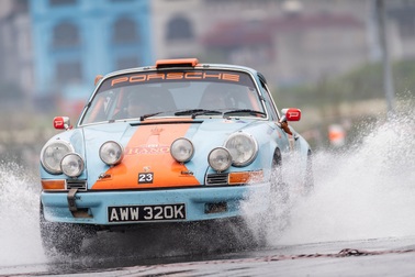 Loạt xe cổ hàng hiếm thế giới đến Hà Nội, kết thúc hành trình Đông Nam Á