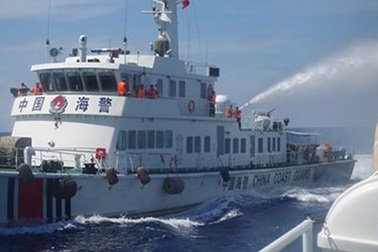 Trung Quốc giảm tàu quanh giàn khoan do thời tiết bất lợi