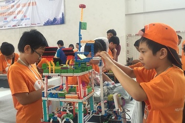 TPHCM: Gần 200 học sinh thi tài năng robot