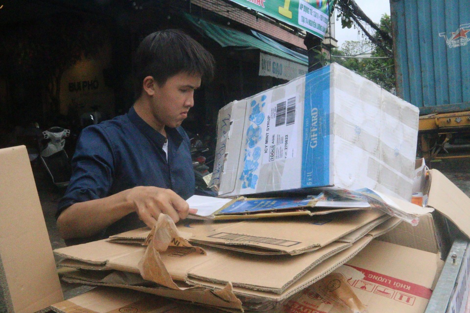Chuyện về chuyến xe xin ve chai đặc biệt của chàng trai... “não cá vàng” - 6 Chuyện về chuyến xe xin ve chai đặc biệt của chàng trai... “não cá vàng” - 6