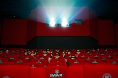 Setup phòng chiếu phim IMAX tại gia