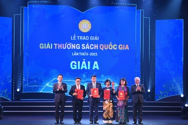 Giải Sách Quốc gia: "Chào tiếng Việt" và sách về thềm lục địa đoạt giải A