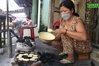 Bánh thuẫn xứ Quảng tất bật phục vụ Tết