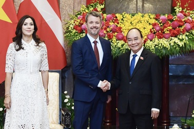 Chủ tịch nước Nguyễn Xuân Phúc tiếp Thái tử kế vị Đan Mạch Frederik