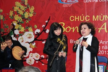 Giới thiệu nghệ thuật cải lương Việt Nam tại Pháp