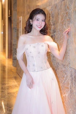 Kiều Anh đọ nhan sắc trẻ đẹp với nữ diễn viên kém 20 tuổi phim giờ vàng VTV - 7