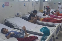 Sau ăn bánh mì hơn 30 trẻ nhập viện cấp cứu