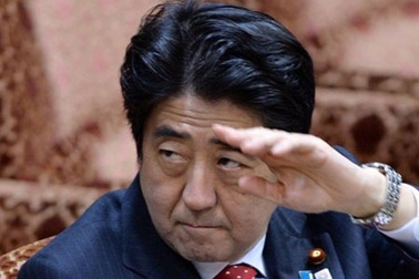 Thủ tướng Nhật thoát hiểm trong vụ đâm xe liên hoàn