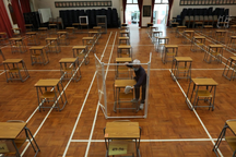 Hong Kong: Bất chấp dịch Covid-19, 52.000 học sinh thi đại học vào tuần sau