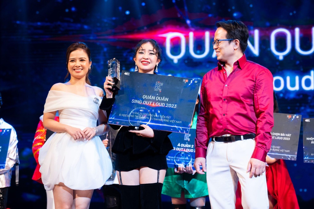 Quán quân Giọng hát Việt nhí chiến thắng cuộc thi hát bằng tiếng Anh - 1 Quán quân Giọng hát Việt nhí chiến thắng cuộc thi hát bằng tiếng Anh - 1