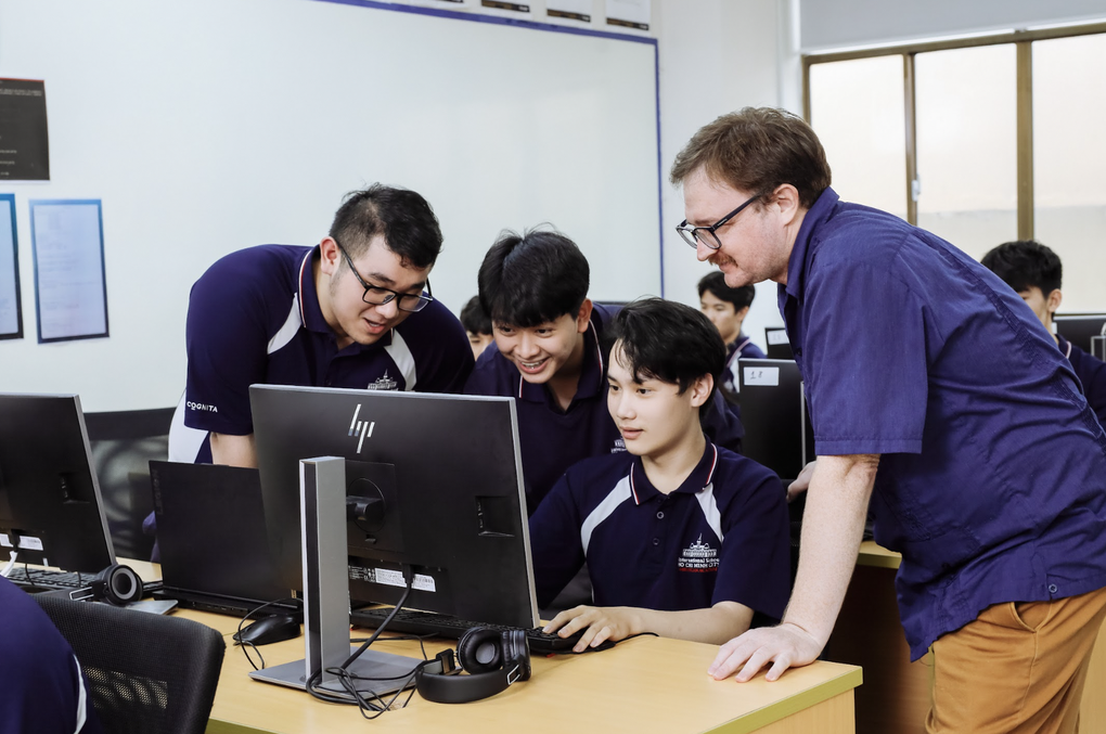 Chương trình Đào tạo và Phát triển Tài năng tại trường ISHCMC - American Academy - 2 Chương trình Đào tạo và Phát triển Tài năng tại trường ISHCMC - American Academy - 2