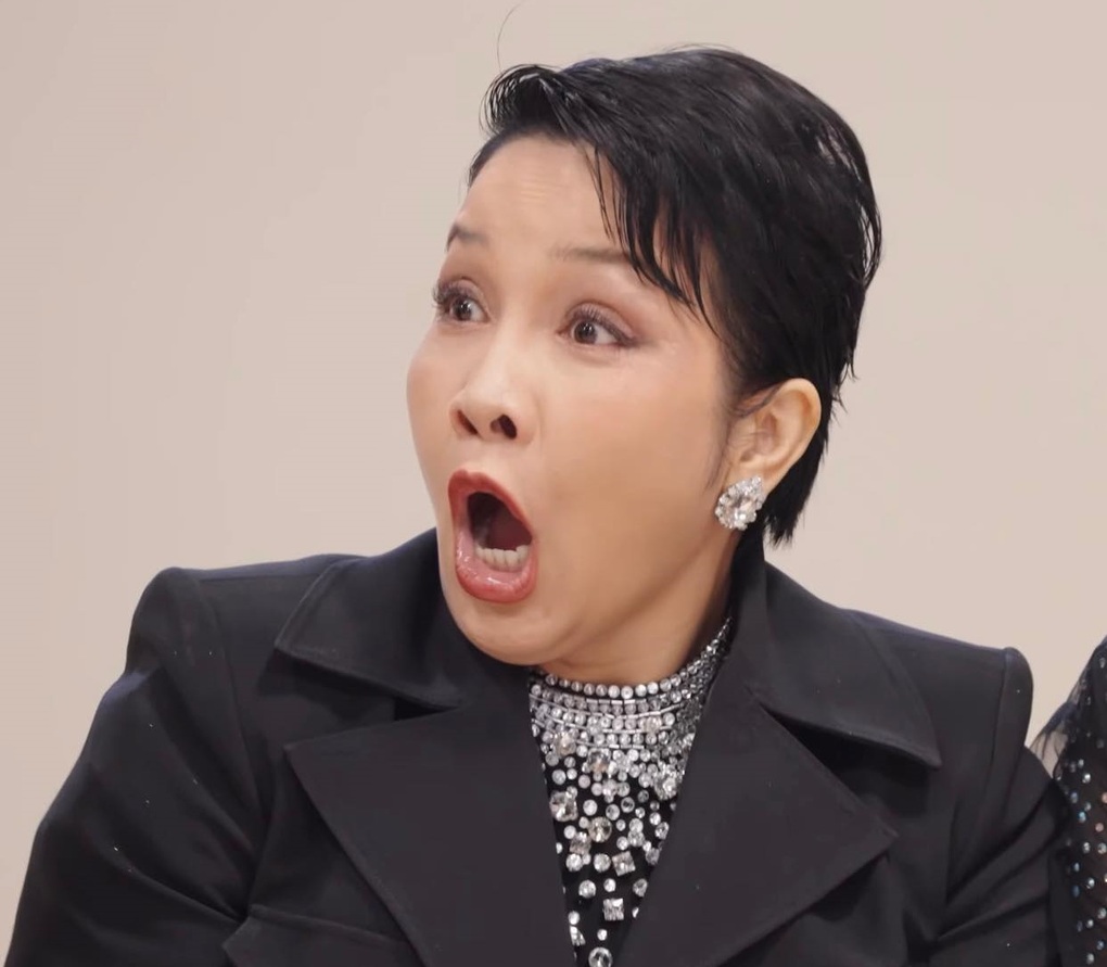 Loạt biểu cảm hài hước khiến Mỹ Linh thành nữ hoàng meme thế hệ mới - 13 Loạt biểu cảm hài hước khiến Mỹ Linh thành nữ hoàng meme thế hệ mới - 13