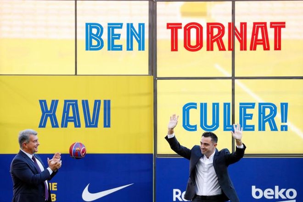 HLV Xavi nói gì trong buổi lễ ra mắt đặc biệt ở Barcelona? - 7 HLV Xavi nói gì trong buổi lễ ra mắt đặc biệt ở Barcelona? - 7