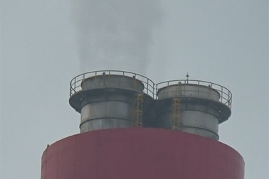 Kinh hãi những cột khói khổng lồ tỏa kín bầu trời Vũng Áng