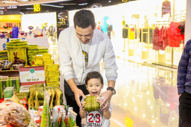 Mipec Long Biên - Địa điểm MC Phan Anh chọn dạy con về Tết