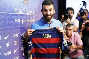 Barcelona "đánh liều" đăng ký thi đấu sớm cho Arda Turan
