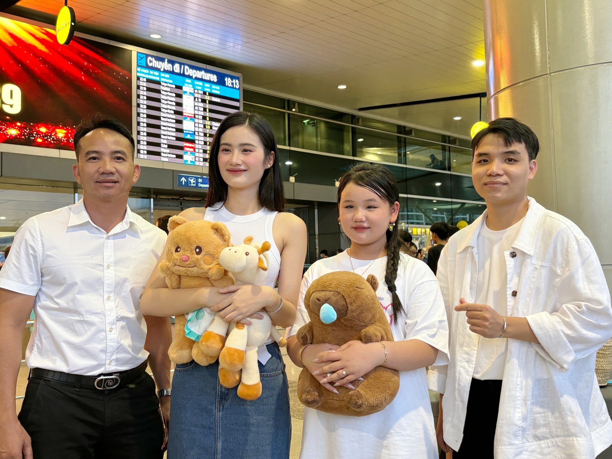 Hoa hậu Ý Nhi: Tôi vẫn có hậu phương vững chắc - 7 Hoa hậu Ý Nhi: Tôi vẫn có hậu phương vững chắc - 7