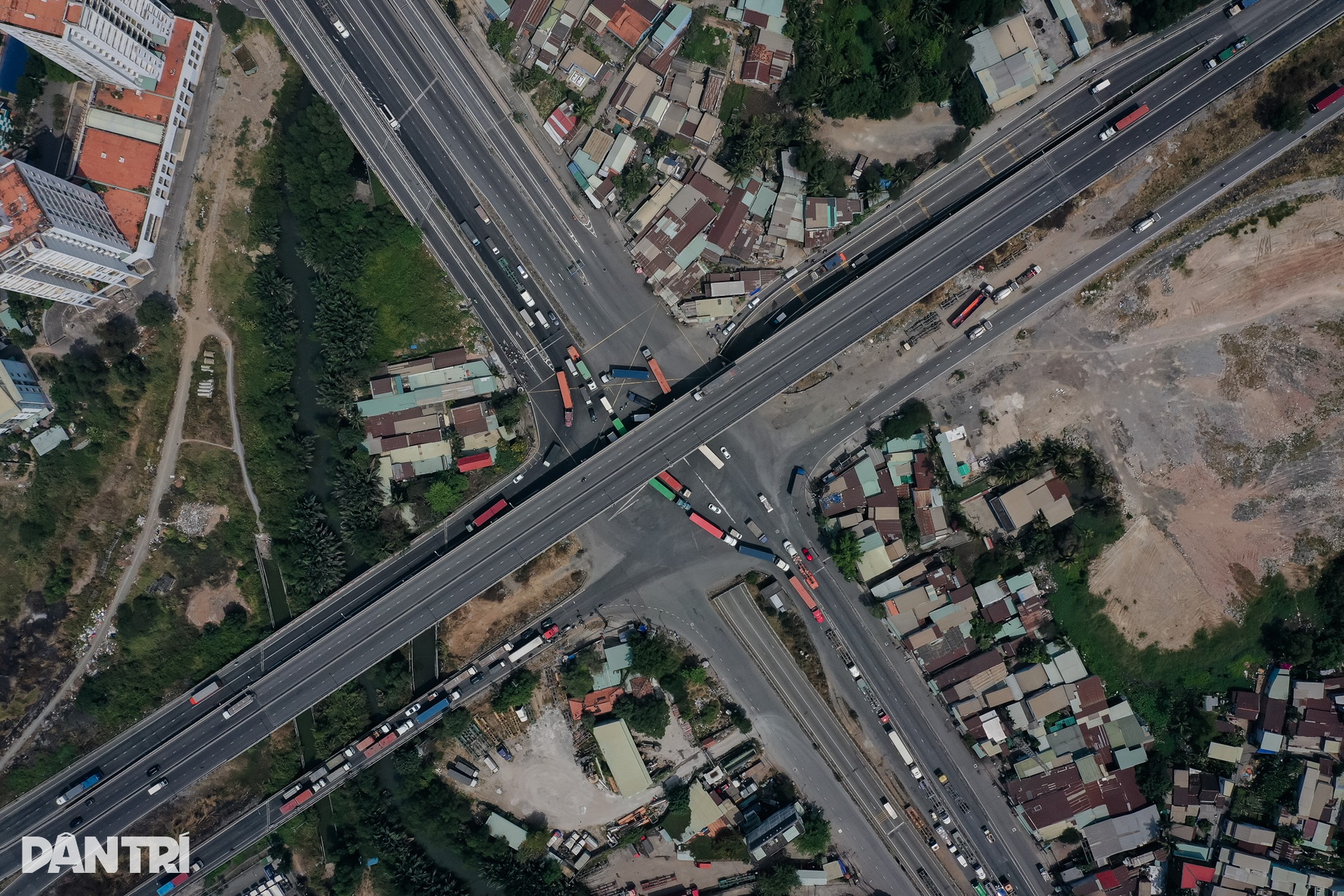 Điểm mặt 7 điểm đen tai nạn giao thông ở TPHCM - 11