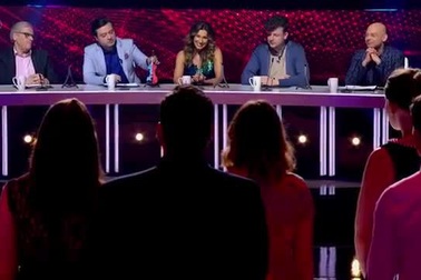 Ninh Đức Hoàng Long xúc động khóc phút giây được xướng tên giành giải Nhất cuộc thi tài năng âm nhạc cổ điển Hungary.