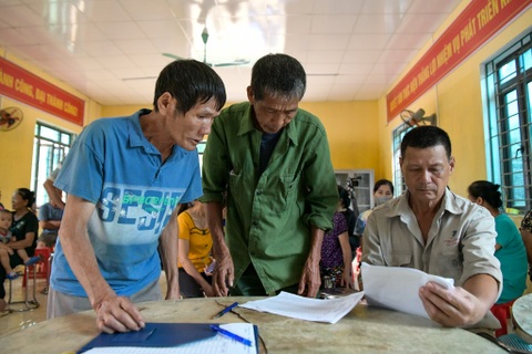 Làm sạch dữ liệu đất đai: Sao cán bộ không tự làm lại đẩy cho người dân?