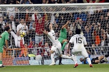 Thắng nhọc nhằn Racing, Real Madrid soán ngôi Barca