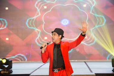 Ngọc Sơn, Quang Linh “cháy” hết mình trong đêm “Hội tụ 3 miền - gắn kết cùng phát triển”