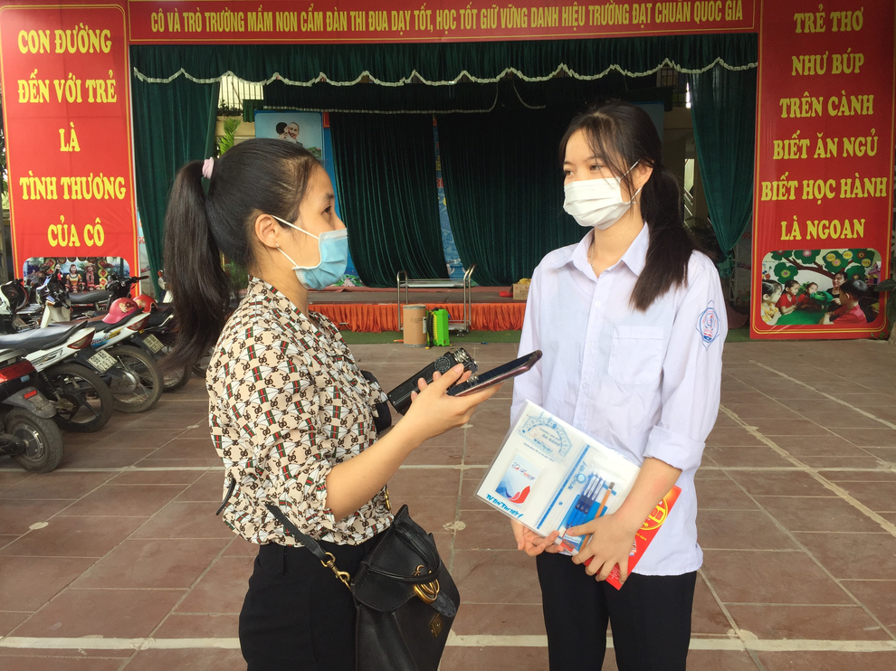 Thiên Long gửi hơn 1.600 bộ dụng cụ học tập đến thí sinh trước kỳ thi tốt nghiệp THPT - 4 Thiên Long gửi hơn 1.600 bộ dụng cụ học tập đến thí sinh trước kỳ thi tốt nghiệp THPT - 4