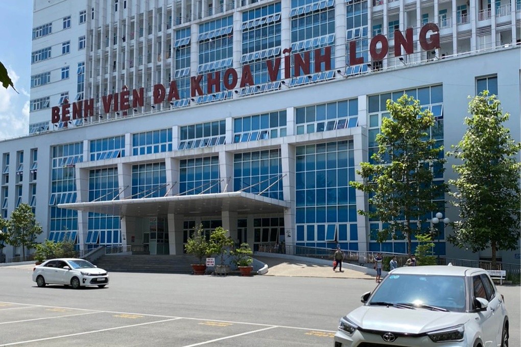 Người đàn ông rơi từ tầng 6 bệnh viện tử vong - 1 Người đàn ông rơi từ tầng 6 bệnh viện tử vong - 1