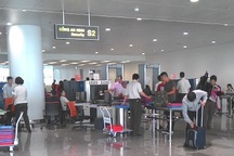 Phát hiện hành khách nước ngoài mang súng vào sân bay Nội Bài