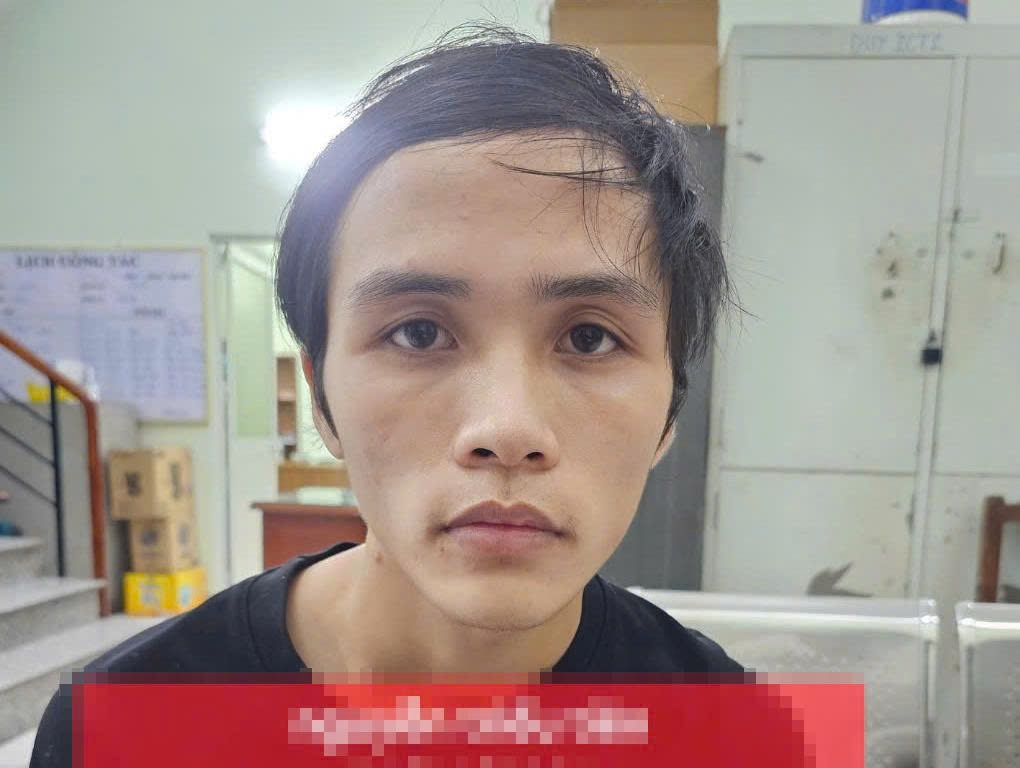 Bắt nam thanh niên giật hơn 100 tờ vé số của người đàn ông ở TPHCM - 1 Bắt nam thanh niên giật hơn 100 tờ vé số của người đàn ông ở TPHCM - 1