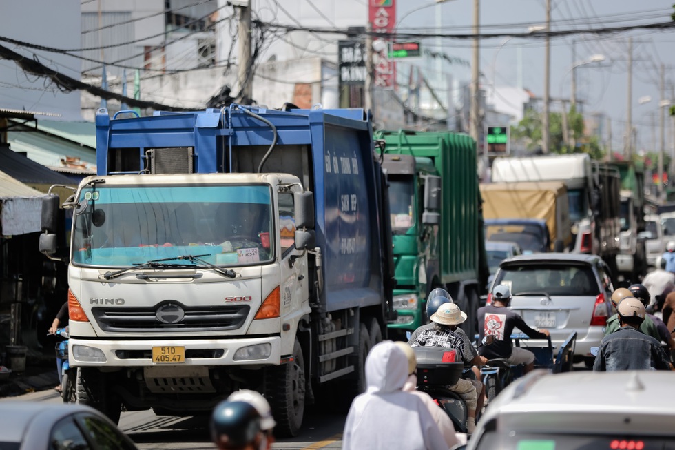 Đơn vị thu gom rác lên tiếng trước ngày TPHCM áp dụng cân rác tính tiền