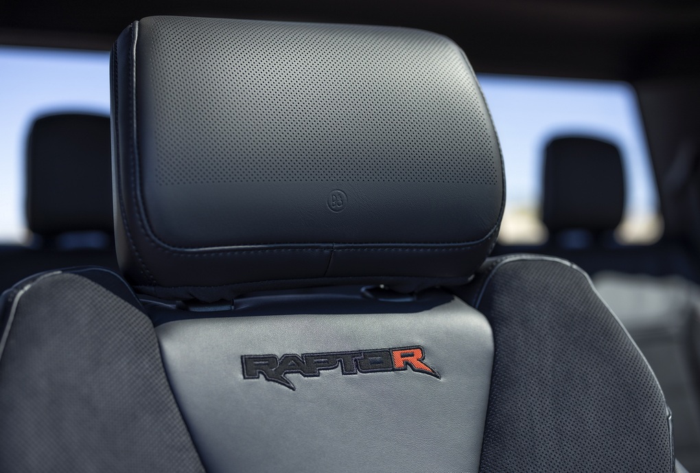 Siêu bán tải F-150 Raptor R ra mắt, sở hữu công suất 700 mã lực - 27 Siêu bán tải F-150 Raptor R ra mắt, sở hữu công suất 700 mã lực - 27