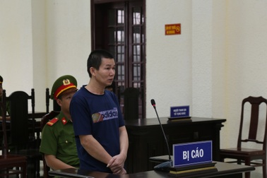 Trộm tiền rồi tưới xăng đốt bà cụ, gã đàn ông lĩnh án 20 năm tù