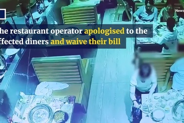 Sợ bị phạt nặng, khách Trung Quốc trút vội đồ ăn thừa sang nồi lẩu người lạ