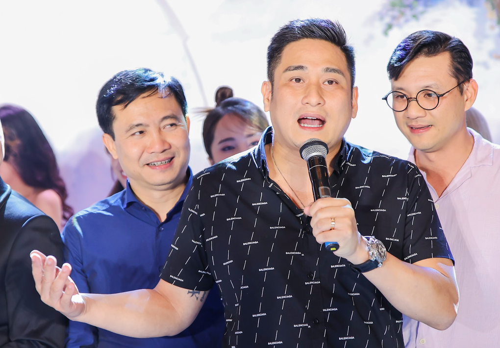 Quang Hà và Việt Anh bất ngờ làm phù rể đám cưới - 7 Quang Hà và Việt Anh bất ngờ làm phù rể đám cưới - 7