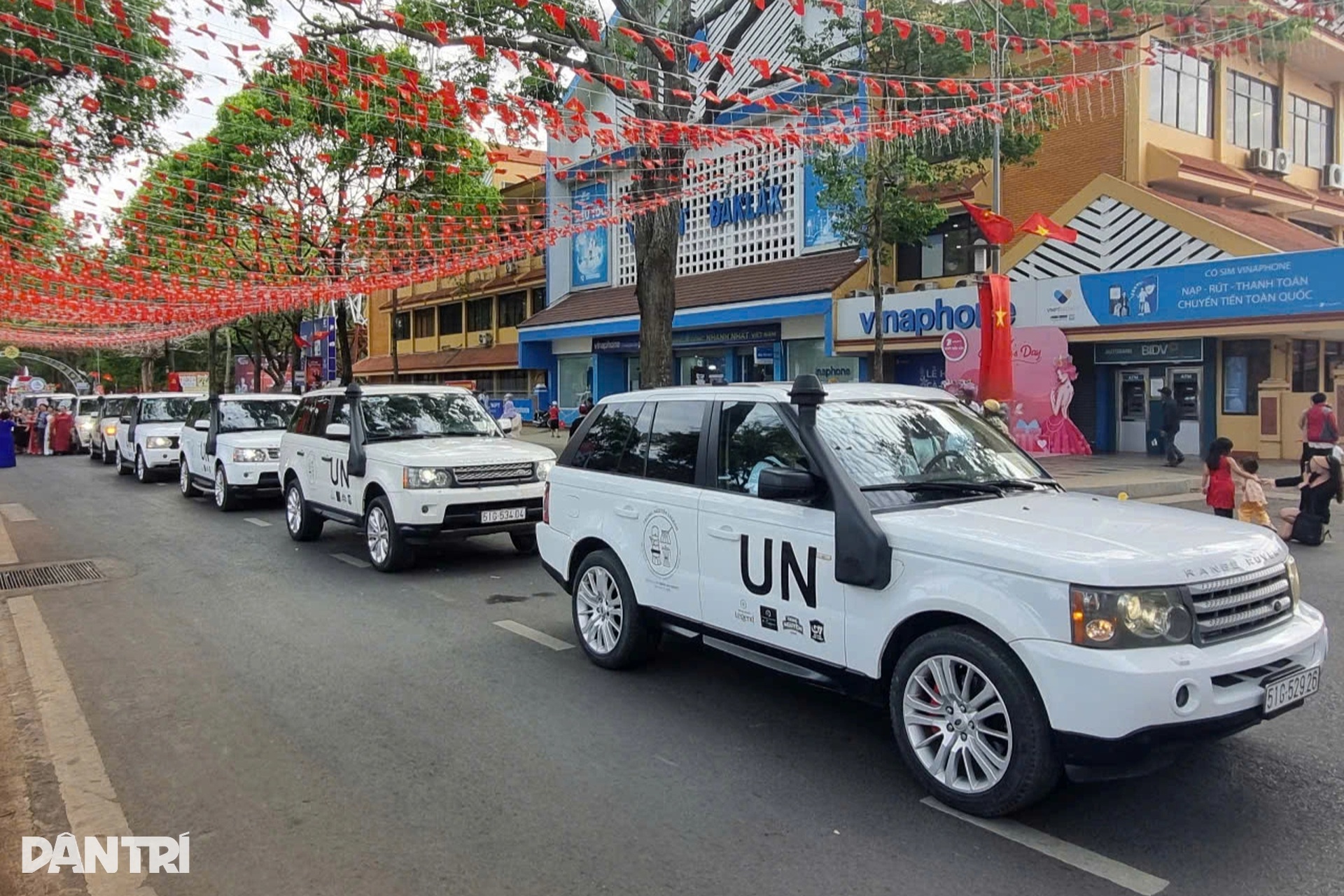 Ngắm dàn xe Mercedes-Benz cổ của ông Đặng Lê Nguyên Vũ - 11 Ngắm dàn xe Mercedes-Benz cổ của ông Đặng Lê Nguyên Vũ - 11