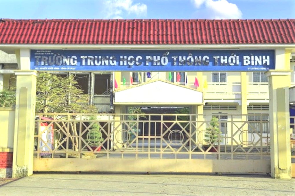 Vụ thầy giáo gợi chuyện không hay: Sẽ đổi người dạy môn Văn - 1 Vụ thầy giáo gợi chuyện không hay: Sẽ đổi người dạy môn Văn - 1