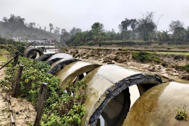 Dự án thủy điện đổ hơn 100 nghìn tấn chất thải lên đất rừng và nương rẫy