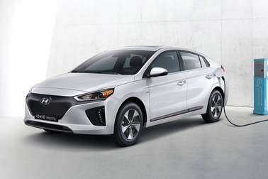 Hyundai tấn công toàn diện thị trường xe “xanh”